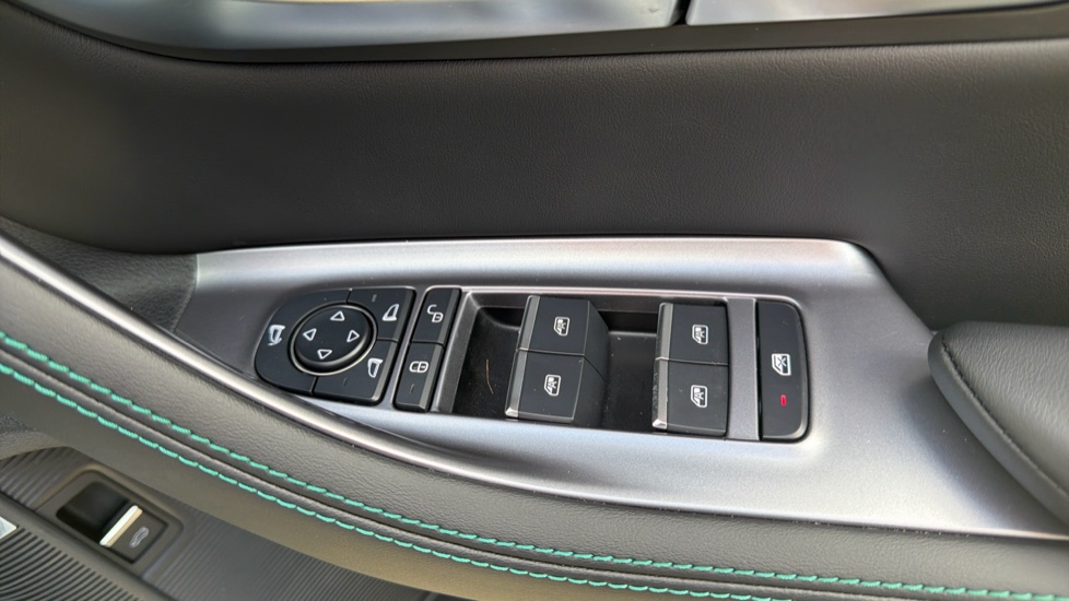 BYD Seal U 1.5 DM-i Boost 5dr Auto Estate - Image 32