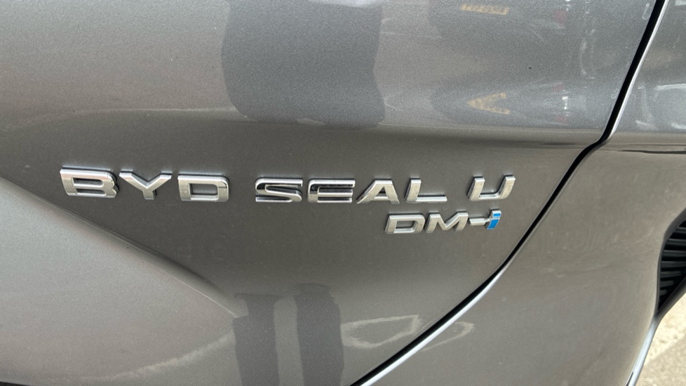 BYD Seal U 1.5 DM-i Comfort 5dr Auto Estate - Image 25