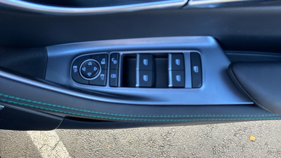 BYD Seal U 1.5 DM-i Boost 5dr Auto Estate - Image 33