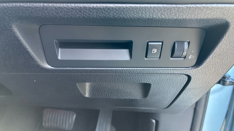 BYD Seal U 1.5 DM-i Boost 5dr Auto Estate - Image 34