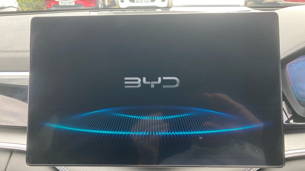 BYD Seal U 1.5 DM-i Comfort 5dr Auto Estate - Image 12
