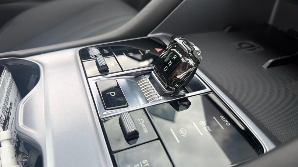 BYD Seal U 1.5 DM-i Comfort 5dr Auto Estate - Image 13
