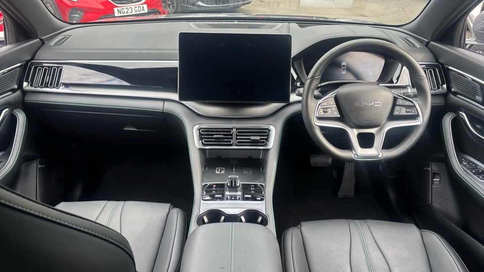 BYD Seal U 1.5 DM-i Comfort 5dr Auto Estate - Image 10