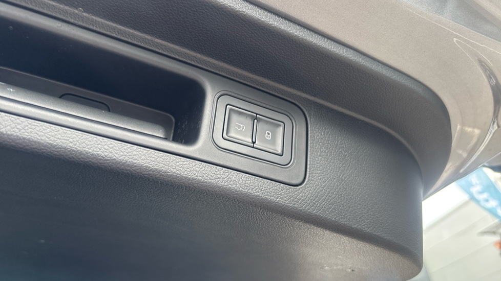 BYD Seal U 1.5 DM-i Comfort 5dr Auto Estate - Image 21