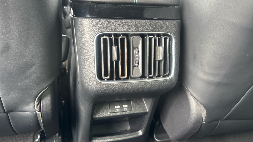 BYD Seal U 1.5 DM-i Comfort 5dr Auto Estate - Image 23