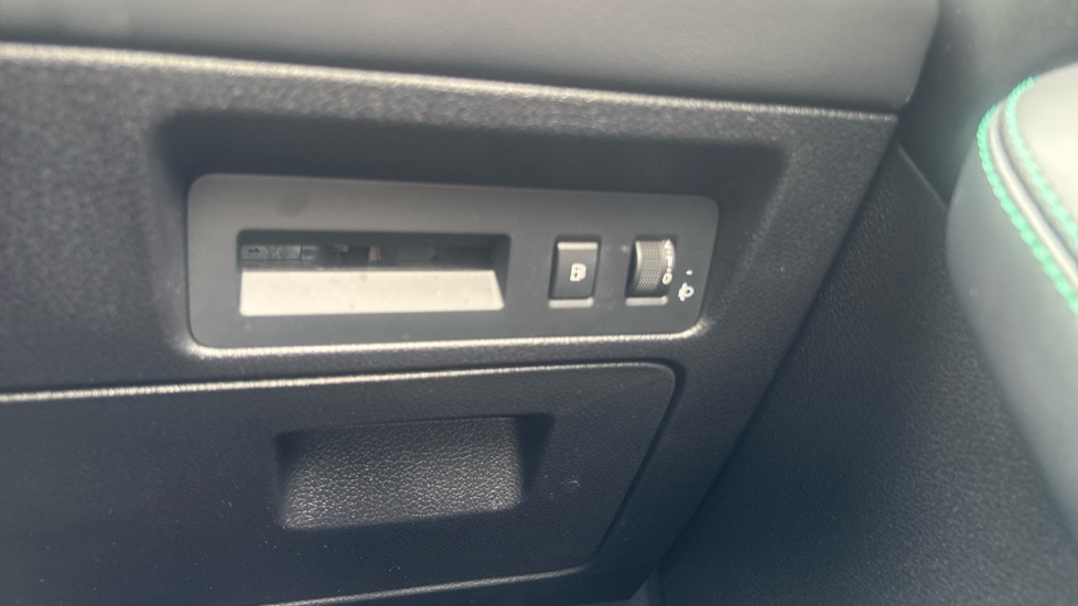 BYD Seal U 1.5 DM-i Comfort 5dr Auto Estate - Image 27