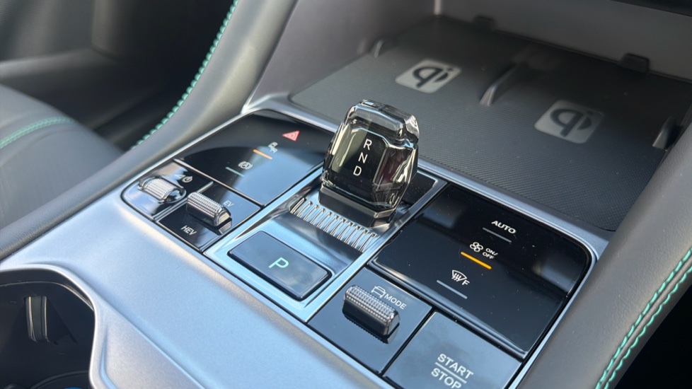 BYD Seal U 1.5T DM-i AWD Design 5dr Auto Estate - Image 13