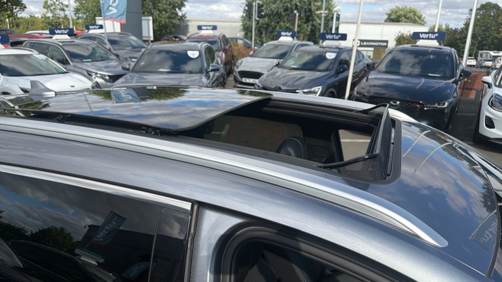 BYD Seal U 1.5T DM-i AWD Design 5dr Auto Estate - Image 19