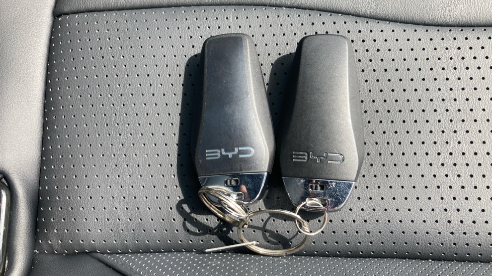 BYD Seal U 1.5 DM-i Comfort 5dr Auto Estate - Image 20