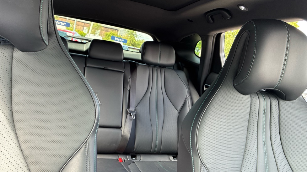BYD Seal U 1.5 DM-i Comfort 5dr Auto Estate - Image 15