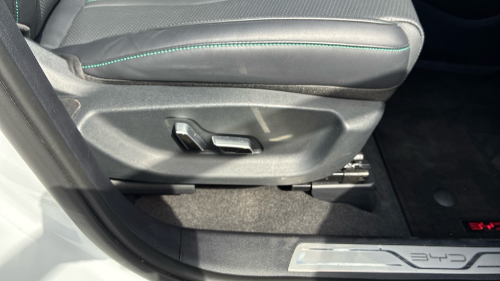 BYD Seal U 1.5 DM-i Comfort 5dr Auto Estate - Image 40
