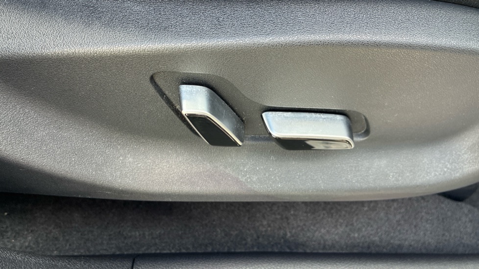 BYD Seal U 1.5 DM-i Comfort 5dr Auto Estate - Image 30