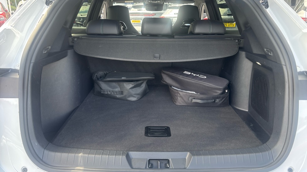BYD Seal U 1.5 DM-i Comfort 5dr Auto Estate - Image 4