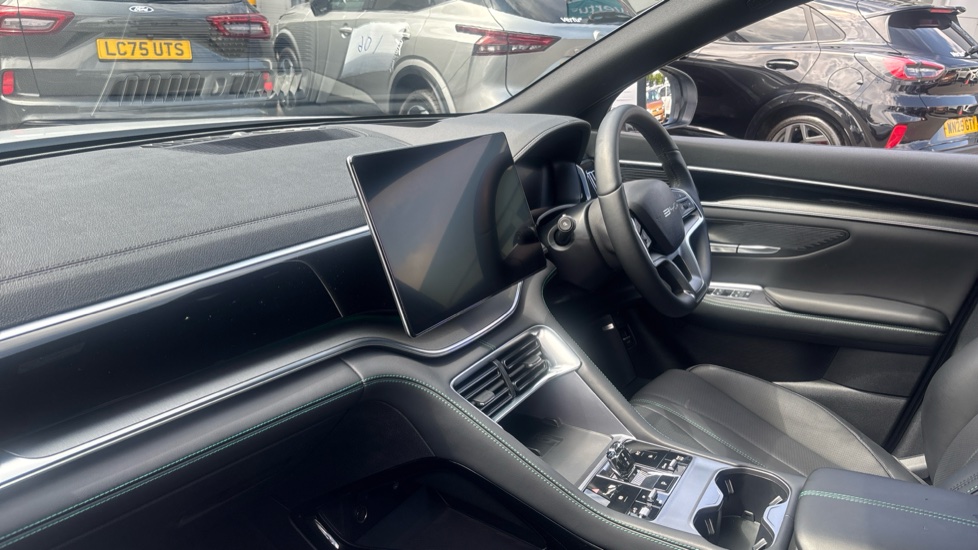 BYD Seal U 1.5 DM-i Comfort 5dr Auto Estate - Image 9