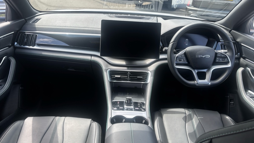 BYD Seal U 1.5 DM-i Comfort 5dr Auto Estate - Image 10