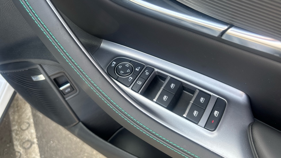 BYD Seal U 1.5 DM-i Comfort 5dr Auto Estate - Image 25