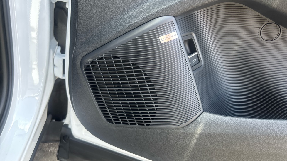 BYD Seal U 1.5 DM-i Comfort 5dr Auto Estate - Image 26