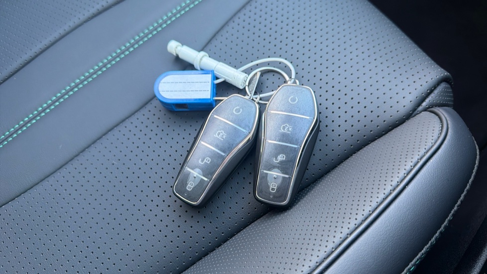 BYD Seal U 1.5 DM-i Boost 5dr Auto Estate - Image 20