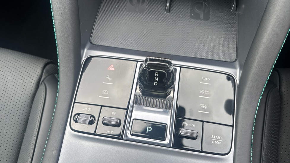 BYD Seal U 1.5 DM-i Boost 5dr Auto Estate - Image 13