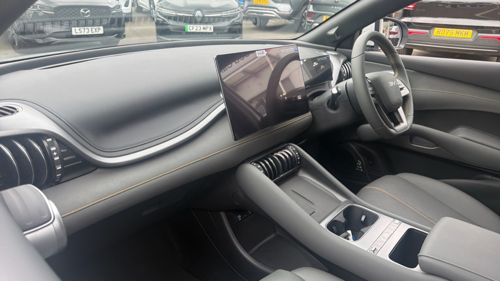 BYD Atto 3 Evo 230kW Design 75kWh 5dr Auto Electric Hatchback - Image 9