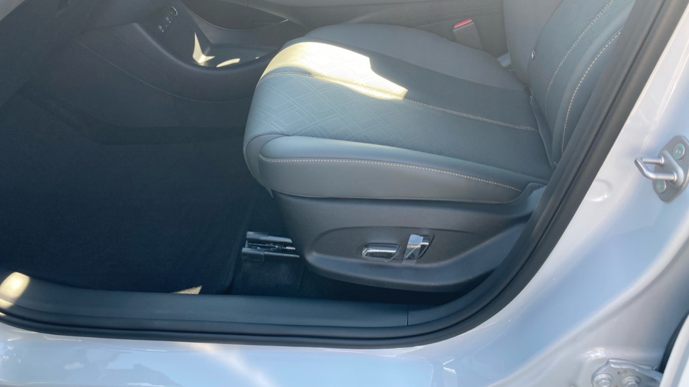 BYD Atto 3 Evo 230kW Design 75kWh 5dr Auto Electric Hatchback - Image 8