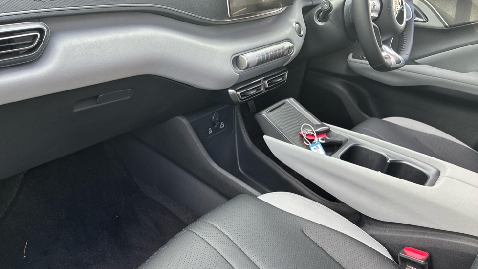 BYD Dolphin Surf 65kW Boost 43kWh 5dr Auto Electric Hatchback - Image 13
