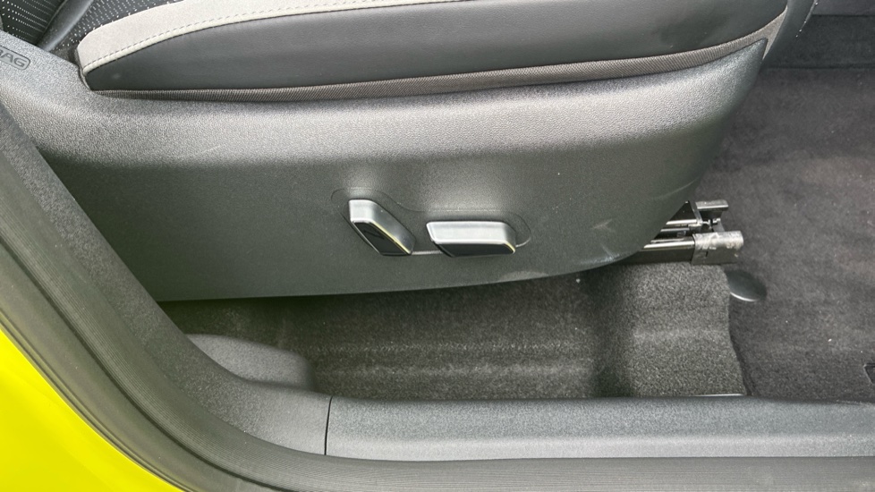 BYD Dolphin Surf 115kW Comfort 43kWh 5dr Auto Electric Hatchback - Image 31