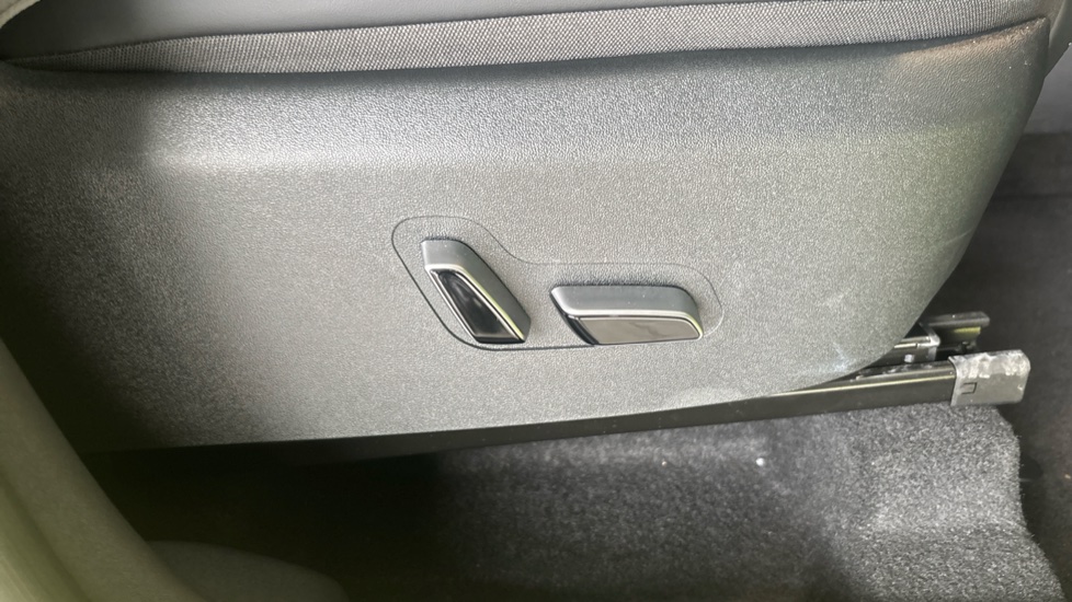 BYD Dolphin Surf 115kW Comfort 43kWh 5dr Auto Electric Hatchback - Image 21