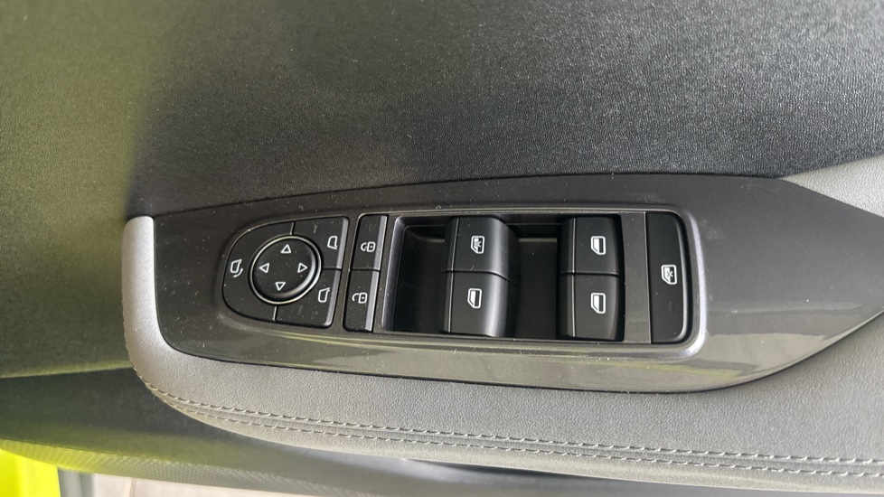 BYD Dolphin Surf 115kW Comfort 43kWh 5dr Auto Electric Hatchback - Image 22