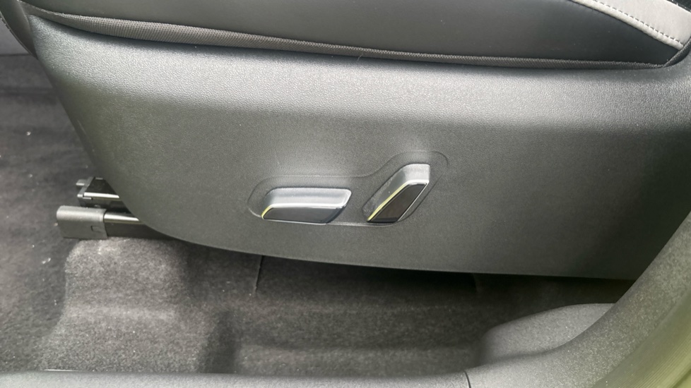 BYD Dolphin Surf 65kW Boost 43kWh 5dr Auto Electric Hatchback - Image 24