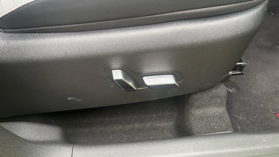 BYD Dolphin Surf 65kW Boost 43kWh 5dr Auto Electric Hatchback - Image 31