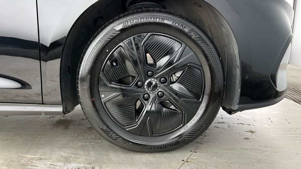 BYD Seal 6 1.5 DM-i Boost 5dr e-CVT Estate - Image 18