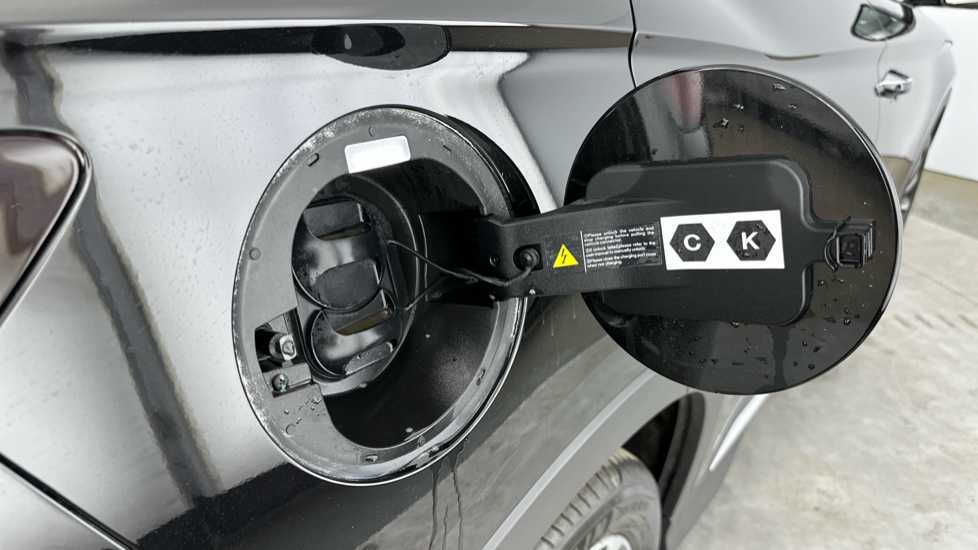 BYD Seal U 1.5 DM-i Boost 5dr Auto Estate - Image 20