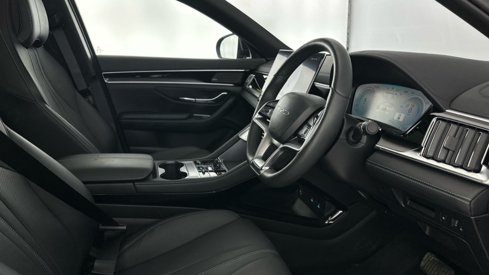 BYD Seal U 1.5 DM-i Comfort 5dr Auto Estate - Image 11