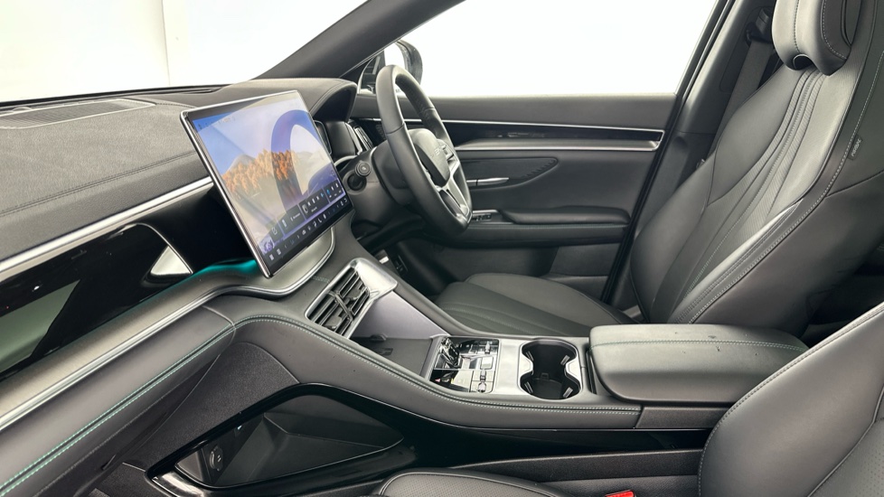 BYD Seal U 1.5 DM-i Comfort 5dr Auto Estate - Image 10