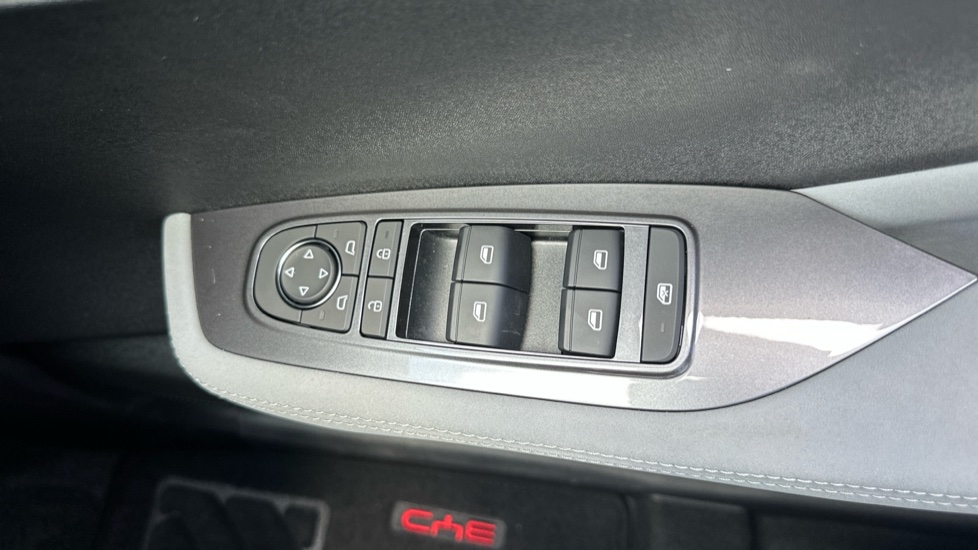 BYD Dolphin Surf 65kW Active 30kWh 5dr Auto Electric Hatchback - Image 31