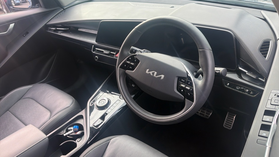 Kia Niro 150kW 4 65kWh 5dr Auto Electric Estate - Image 11