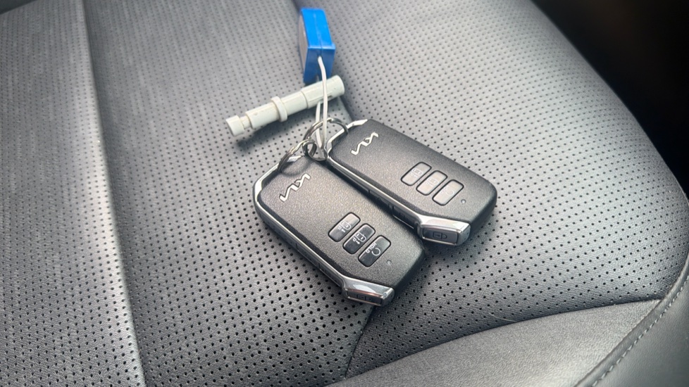 Kia Niro 150kW 4 65kWh 5dr Auto Electric Estate - Image 20