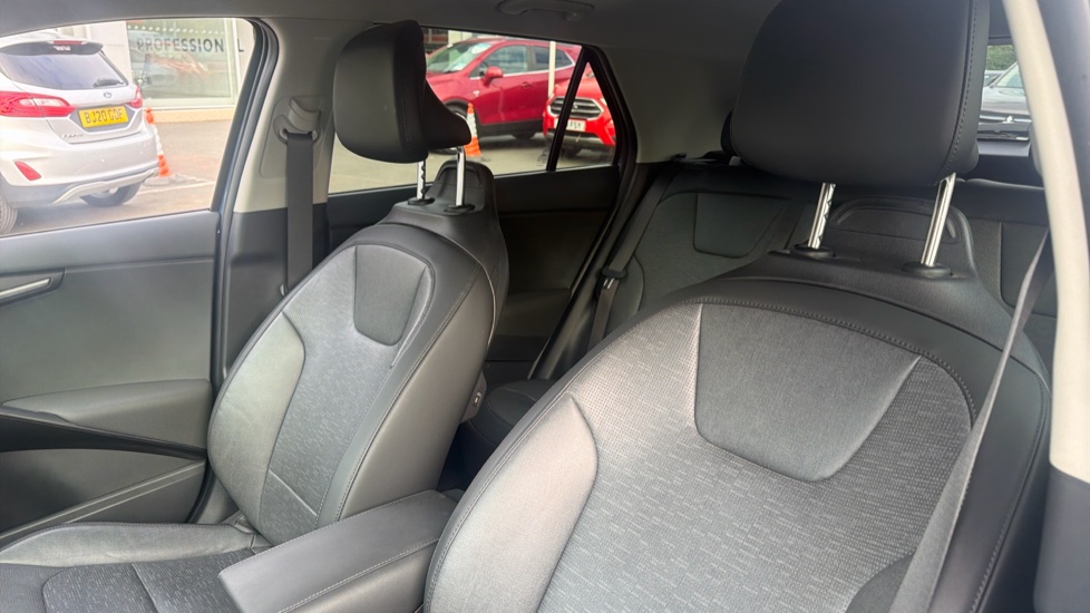 Kia Niro 150kW 4 65kWh 5dr Auto Electric Estate - Image 27