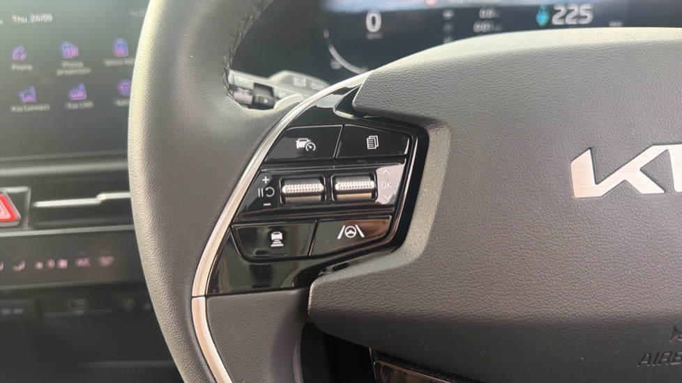 Kia Niro 150kW 4 65kWh 5dr Auto Electric Estate - Image 34