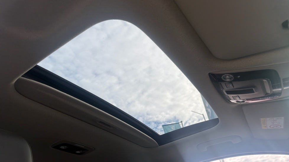 Kia Niro 150kW 4 65kWh 5dr Auto Electric Estate - Image 38