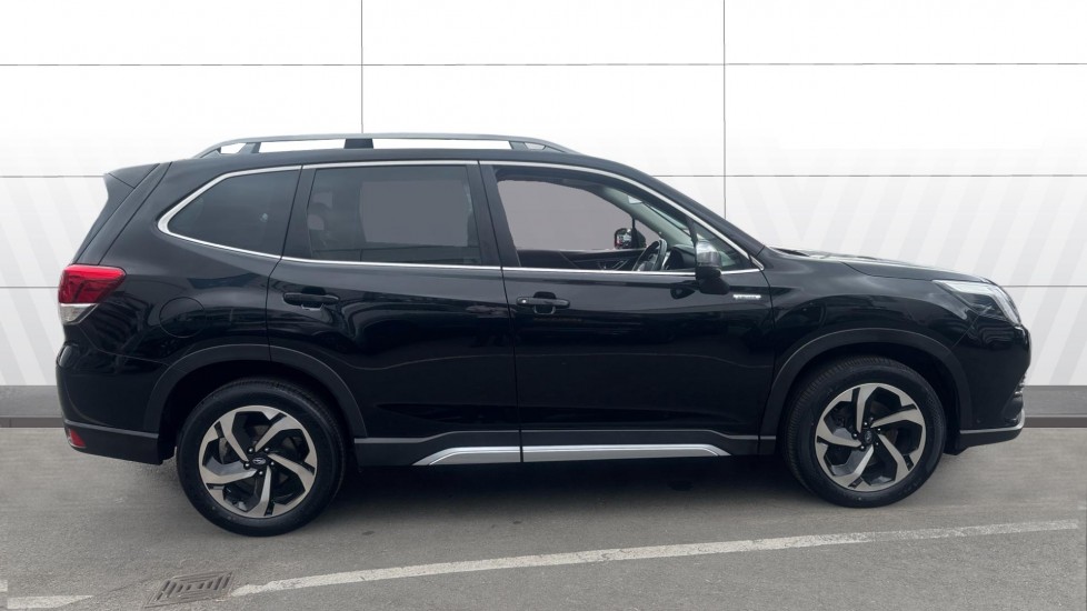 Subaru Forester 2.0i e-Boxer XE Premium 5dr Lineartronic Hybrid Estate - Image 5