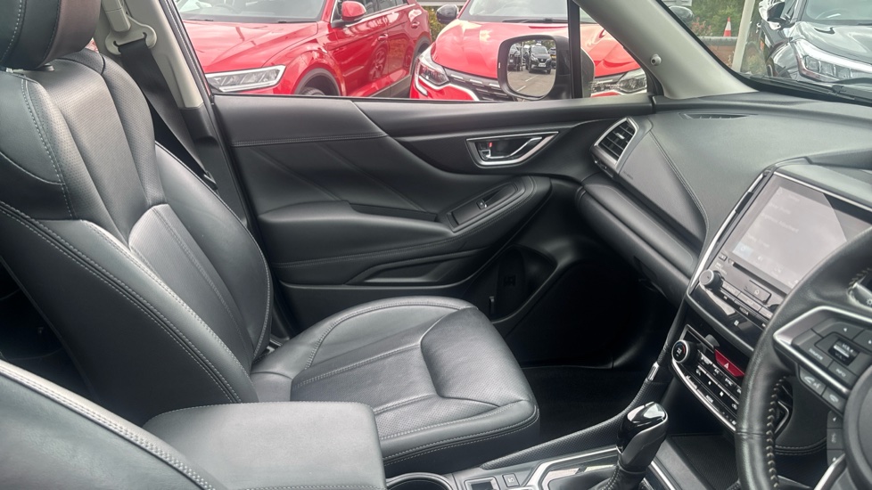 Subaru Forester 2.0i e-Boxer XE Premium 5dr Lineartronic Hybrid Estate - Image 14
