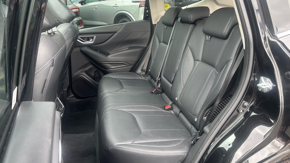 Subaru Forester 2.0i e-Boxer XE Premium 5dr Lineartronic Hybrid Estate - Image 16