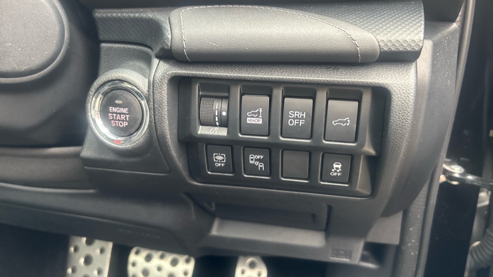 Subaru Forester 2.0i e-Boxer XE Premium 5dr Lineartronic Hybrid Estate - Image 24