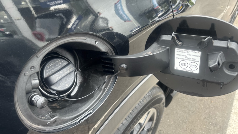 Subaru Forester 2.0i e-Boxer XE Premium 5dr Lineartronic Hybrid Estate - Image 36