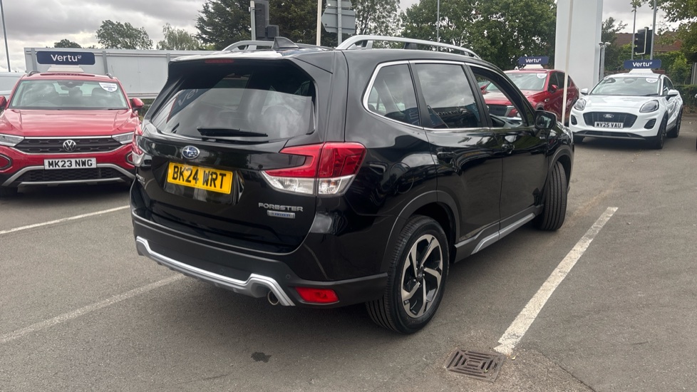Subaru Forester 2.0i e-Boxer XE Premium 5dr Lineartronic Hybrid Estate - Image 40