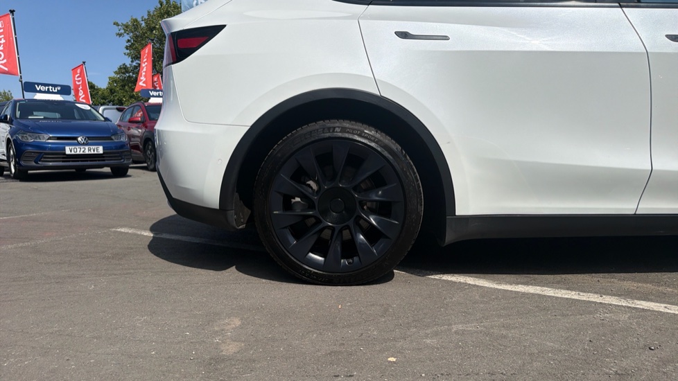 Tesla Model Y Long Range AWD 5dr Auto Electric Hatchback - Image 7