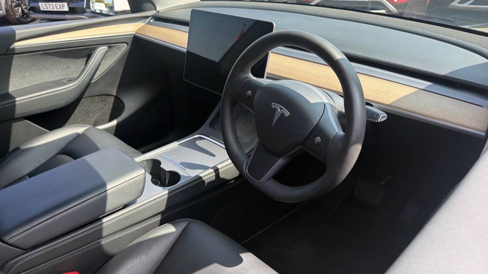 Tesla Model Y Long Range AWD 5dr Auto Electric Hatchback - Image 11