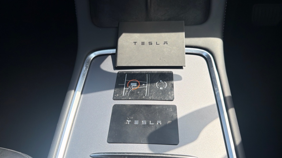 Tesla Model Y Long Range AWD 5dr Auto Electric Hatchback - Image 20
